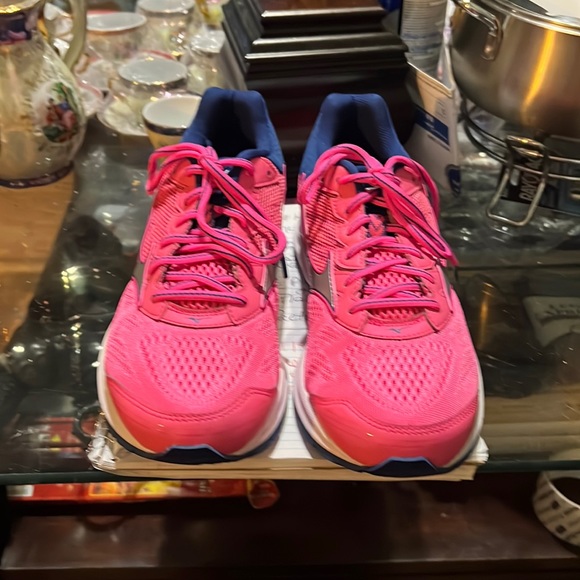 COPY - Mizuno running shoes - Picture 1 of 10